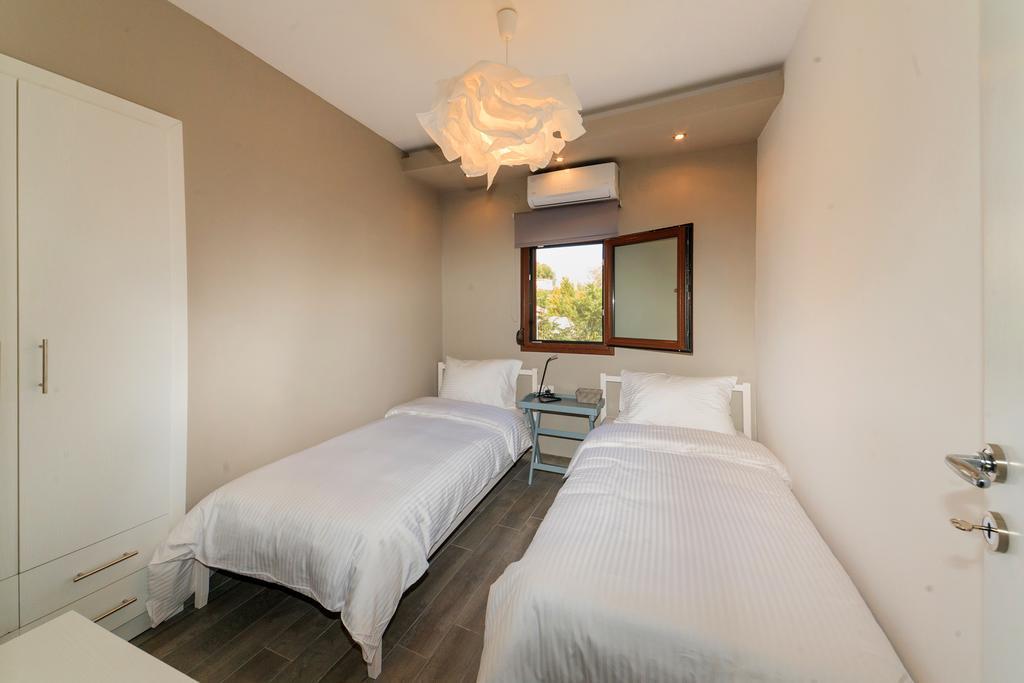 Kissos Apartments Vourvourou Exterior photo